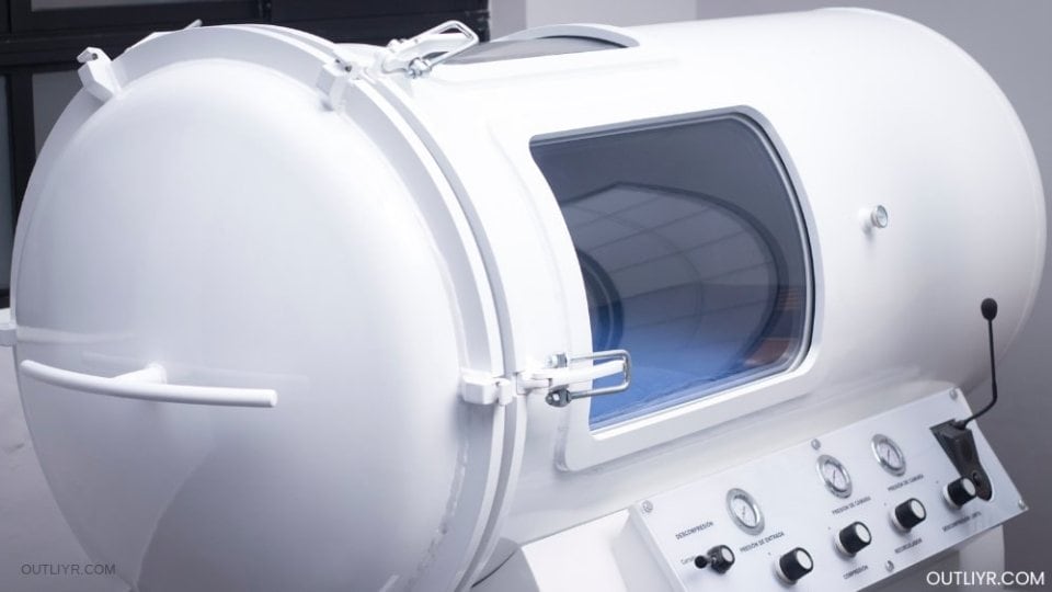 Hyperbaric Oxygen Therapy (HBOT) accelerates muscle recovery by increasing oxygen delivery to tissues, reducing inflammation, and promoting tissue repair and regeneration