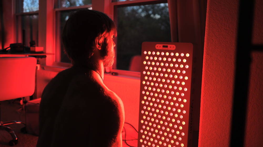 Nick Urban's red light therapy session at home 